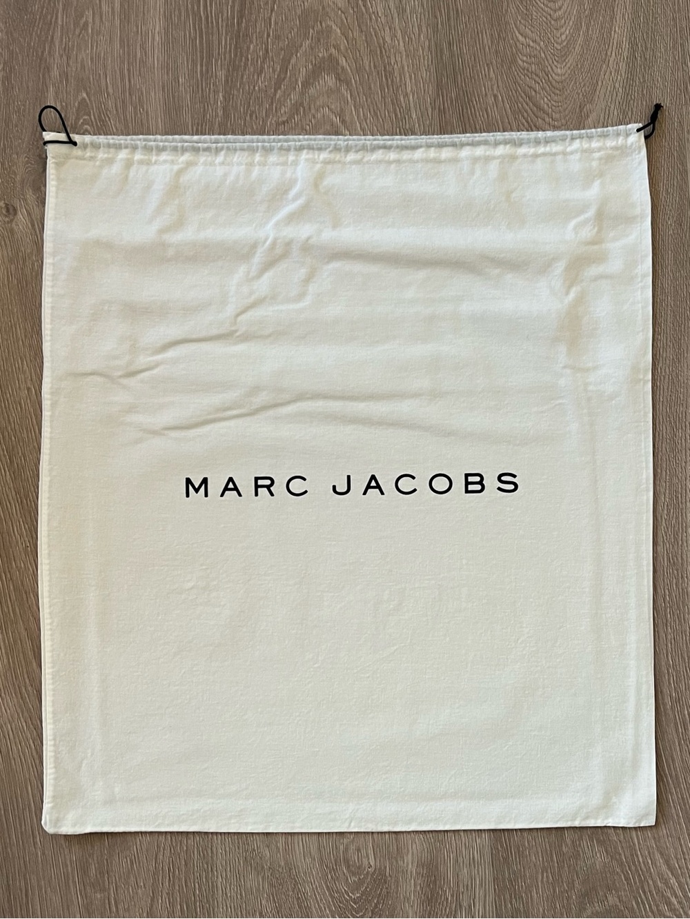 Marc Jacob’s dust bag (C259)